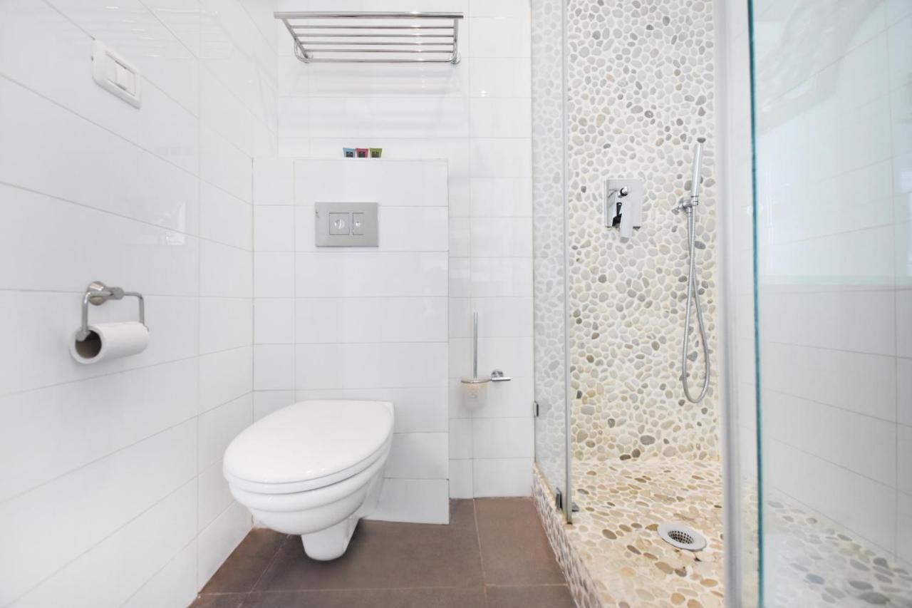 Spacious 2-Br In Shenkin Street By Holyguest Tel Aviv Exterior photo